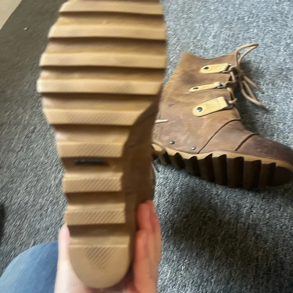 SOREL Joan Of Arctic Mid Lexie Wedge Leather Ankle Boots, size 9 - Picture 2 of 7